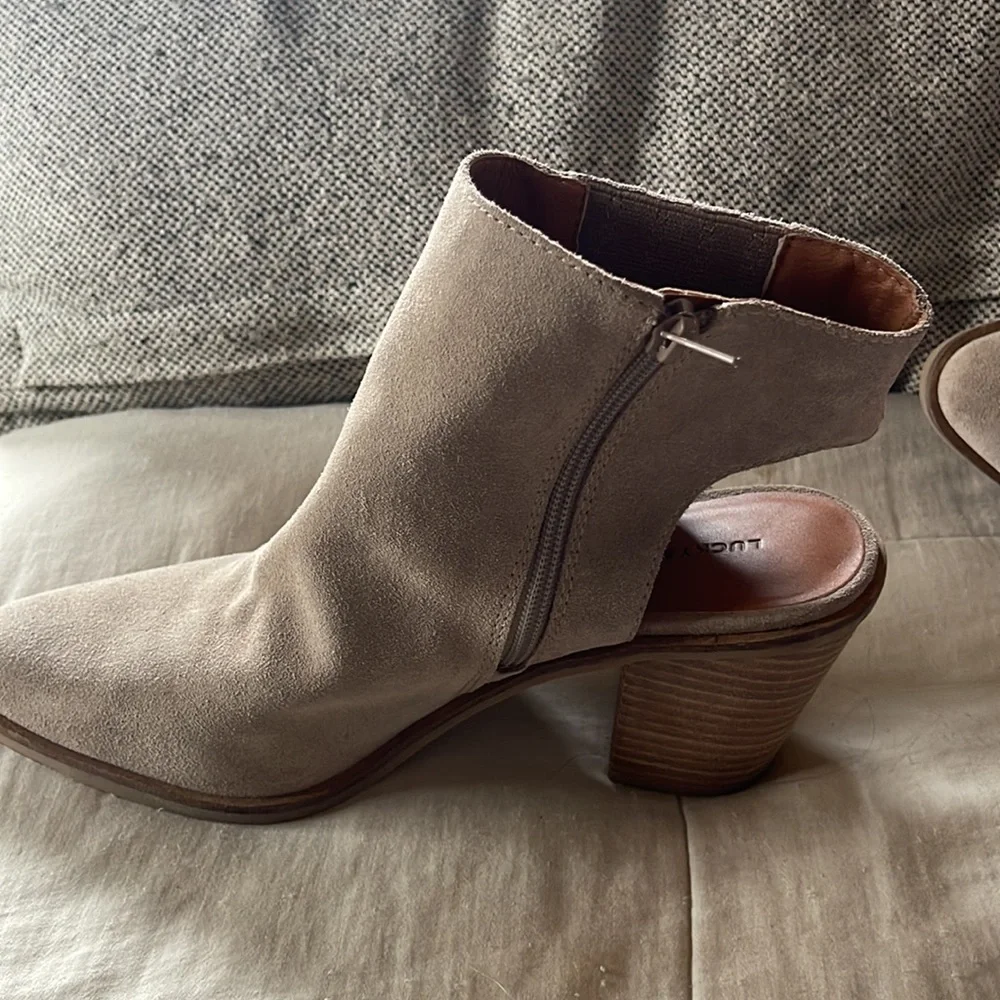 Adorable bootie! - Picture 2 of 3